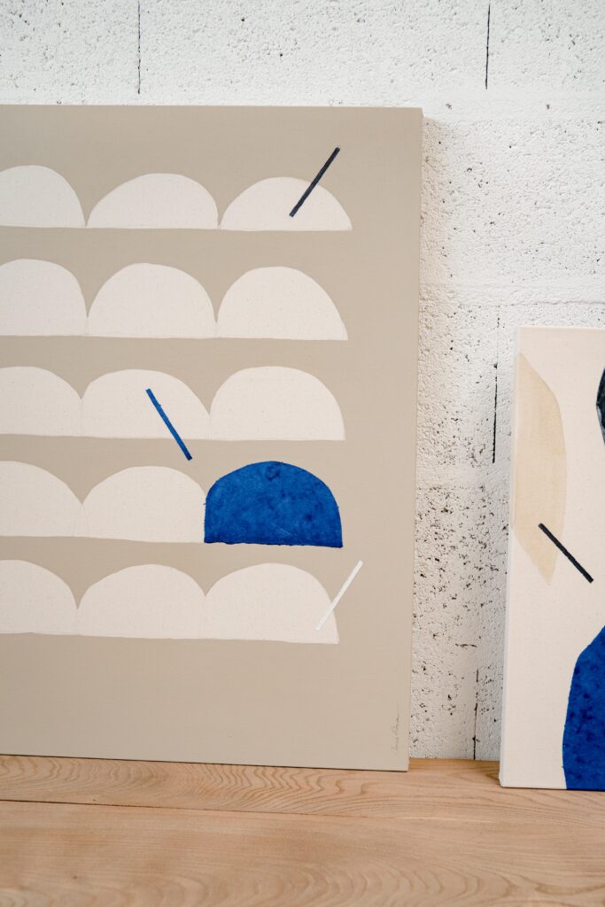 peinture acrylique art abstrait contemporain nantes anais frebeau french artist abstract bleu majorelle